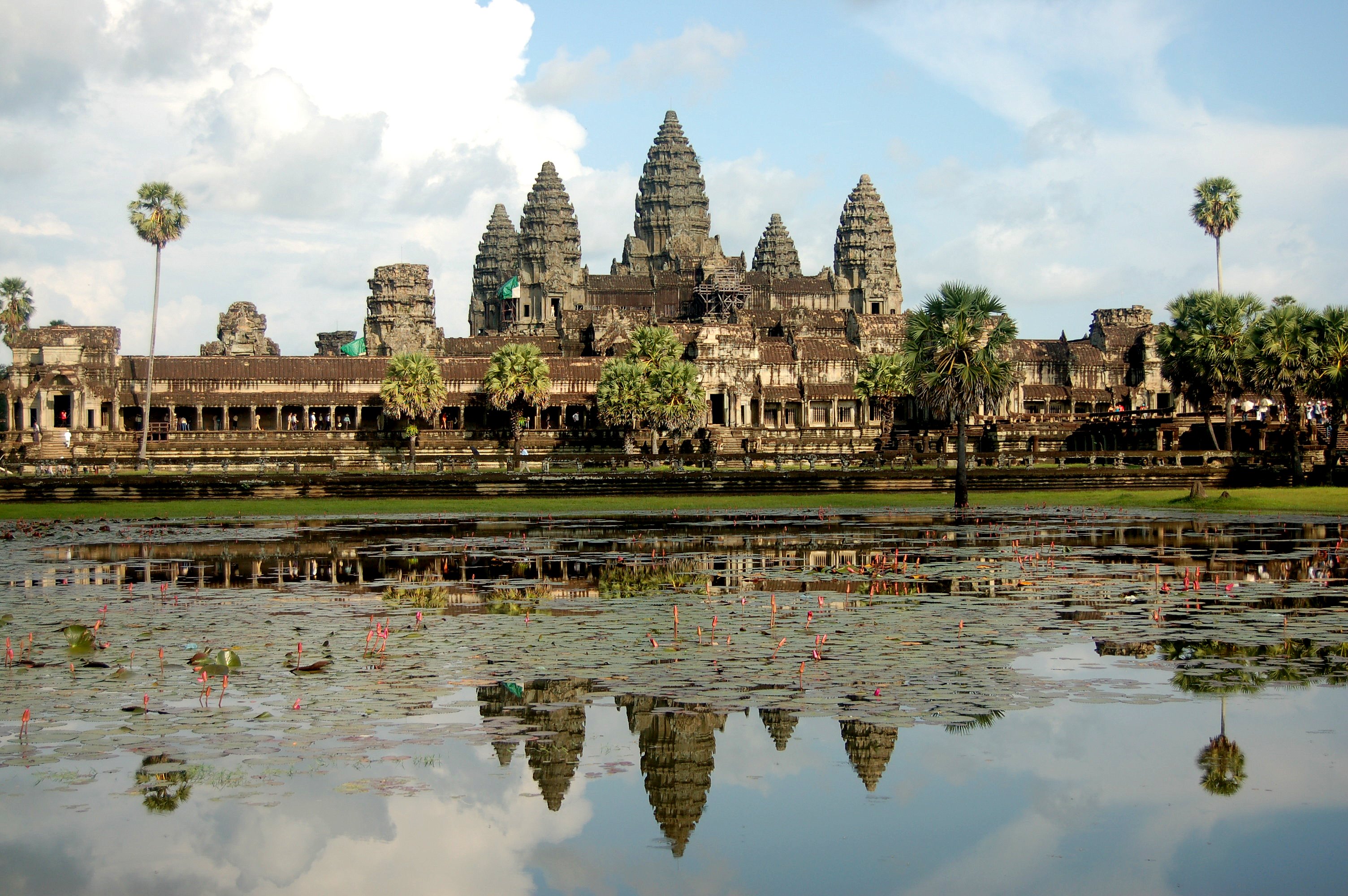 Angkor Wat (Photo: geolt62.wordpress.com)